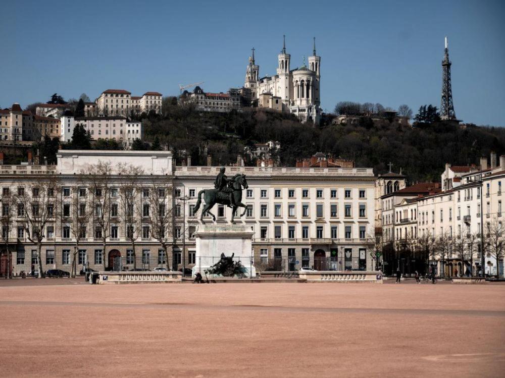 Chambre Spacieuse Au Calme Proche De Lyon Sathonay-Village Esterno foto